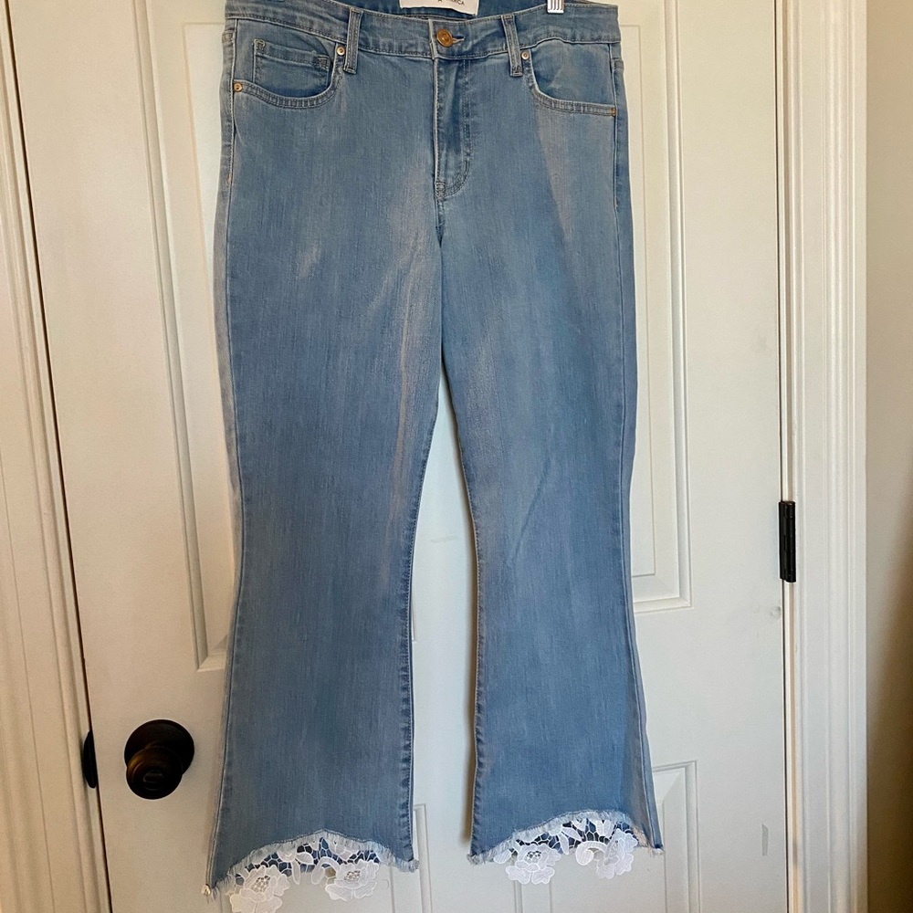 Vintage America Size 6/28 lace crop jeans.